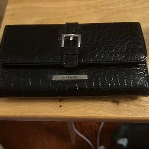 Women’s black leatherette wallet